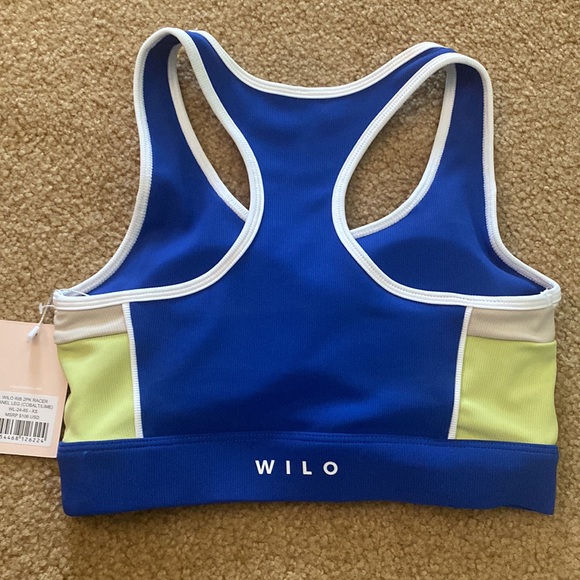 Wilo 2 piece Sports Bra and Leggings - Picture 2 of 8